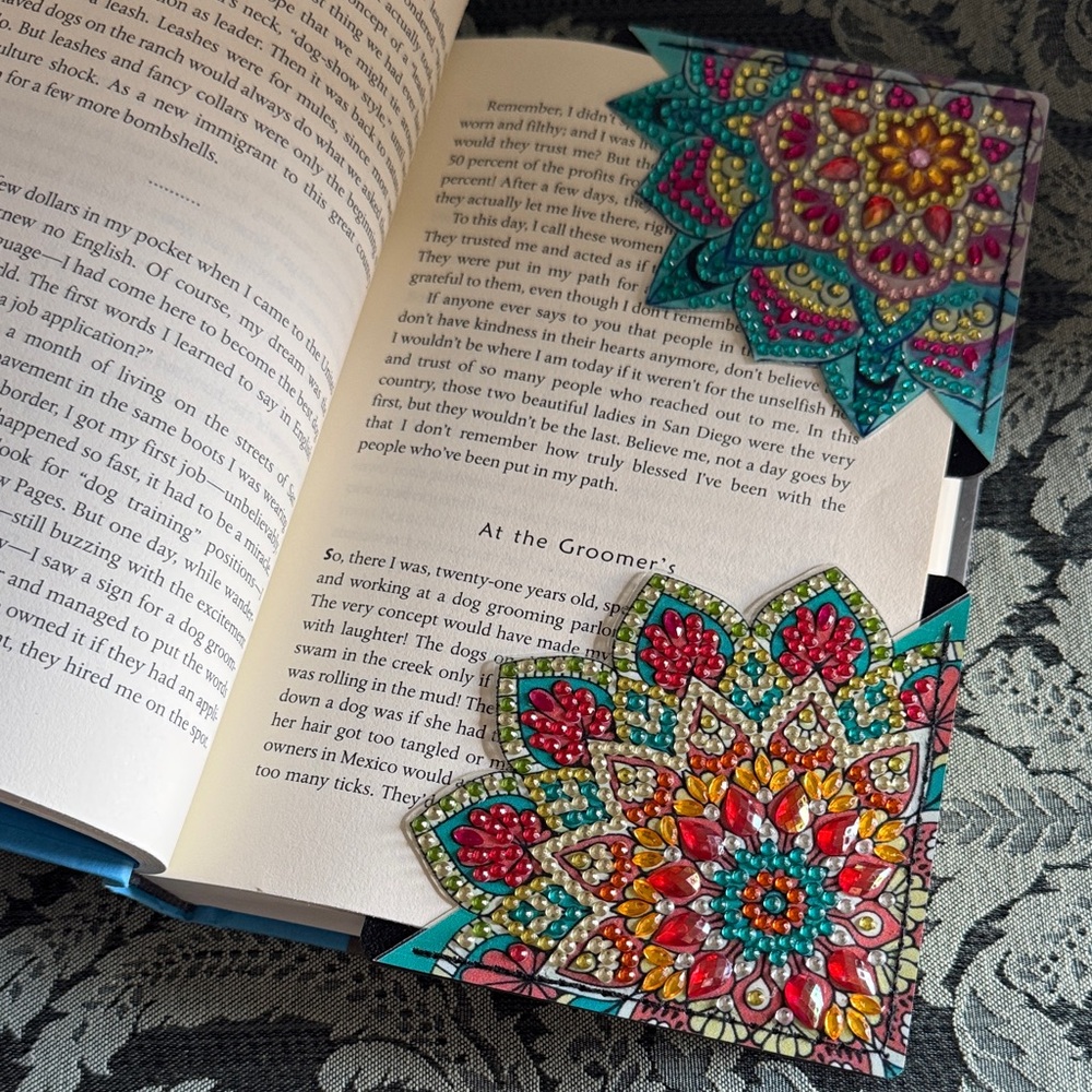📖 Handcrafted Diamond Art Corner Bookmarks – Set of 2 - Picture 2 of 6